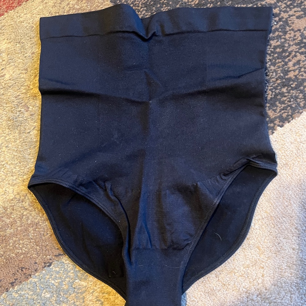 Black Shapewear underwear*NWOT size: M/L